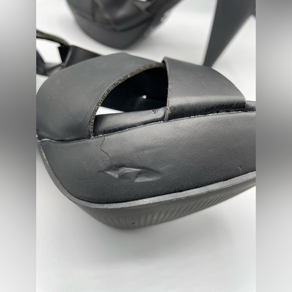 Guess Heels Black Leather Size 7 T Strap Chic Design New - Picture 6 of 16